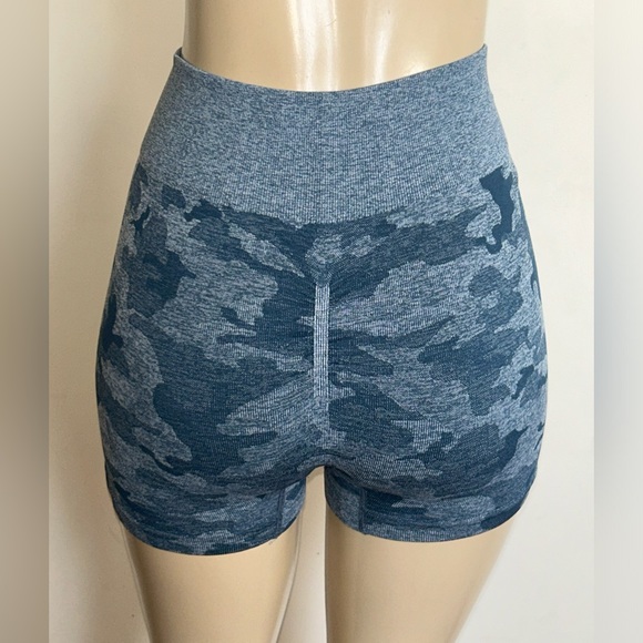 SRUNCH SPORT CAMO SHORTS WOMENS SIZE S - Picture 2 of 10